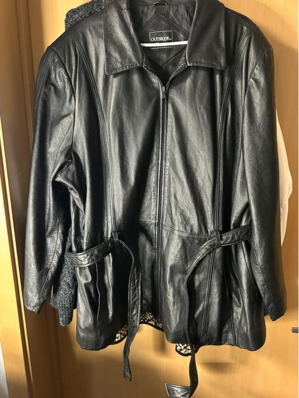 Out brook leather jacket